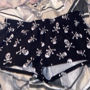 Skull shorts